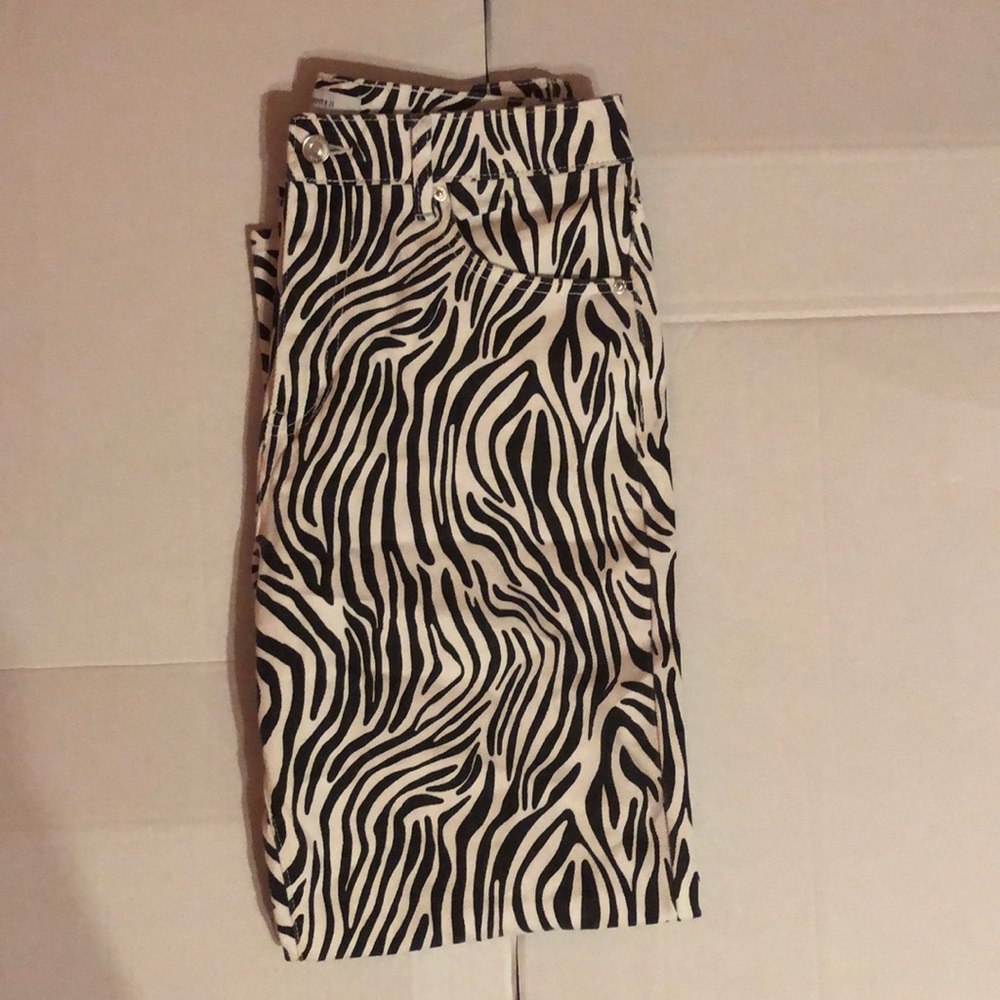 FOREVER 21 Zebra Print Jeans